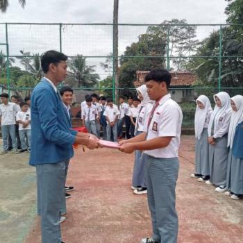 SERTIJAB DARI KETUA DAN WAKIL OSIS LAMA